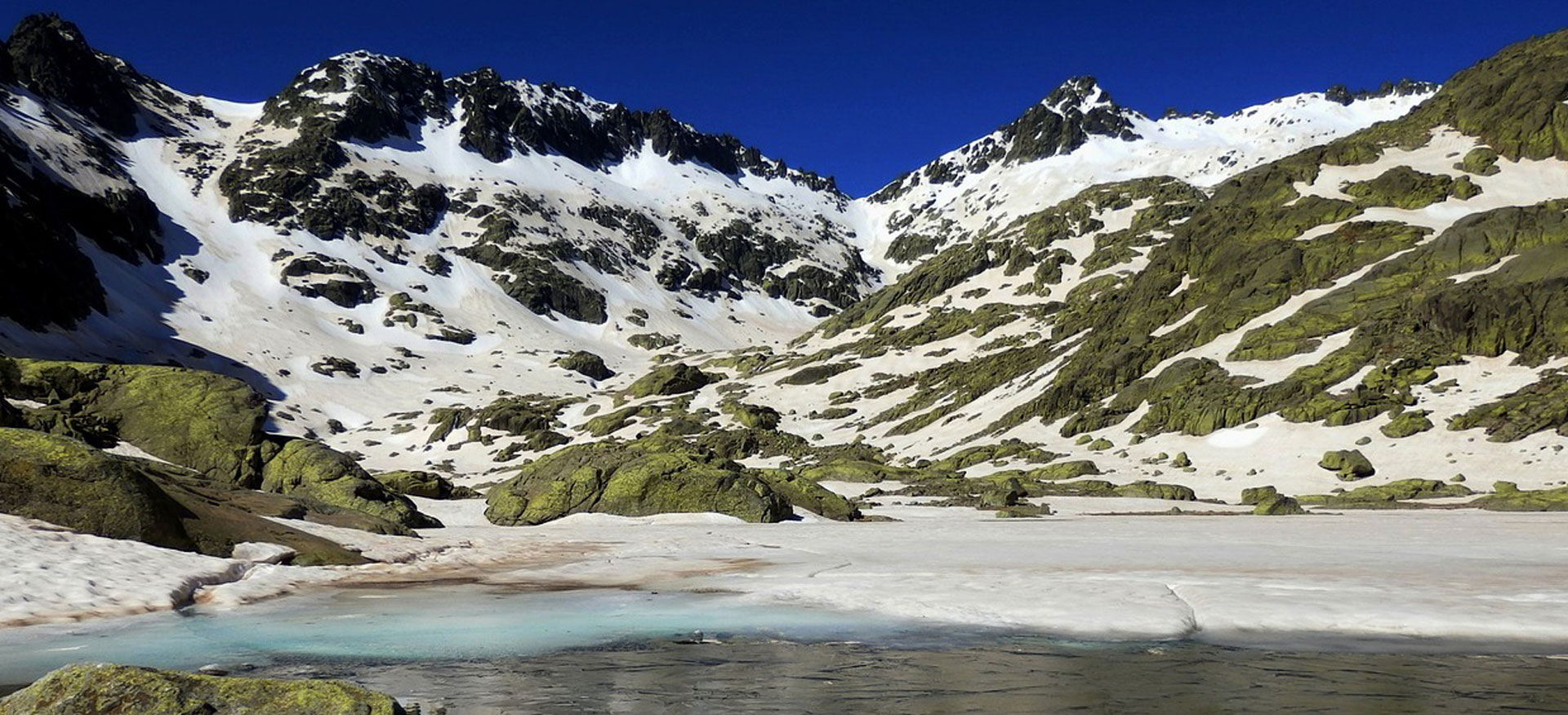 Próxima nevada en la Sierra de Gredos: comienza la mejor época para planear una escapada rural